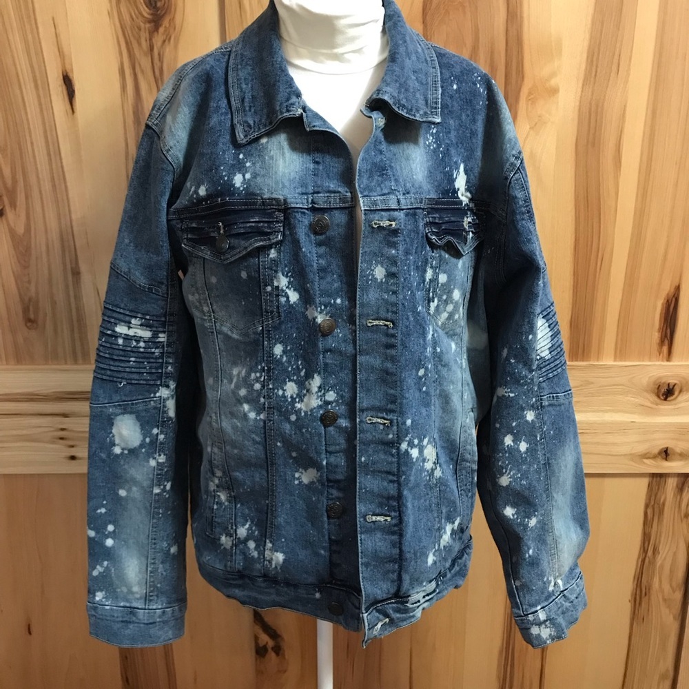NWOT Jenius Distressed Jean Jacket Womenโs XL